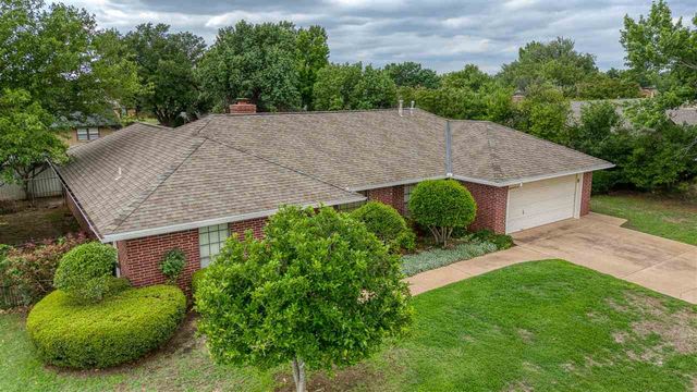 908 NW 74th St, Lawton, OK 73505