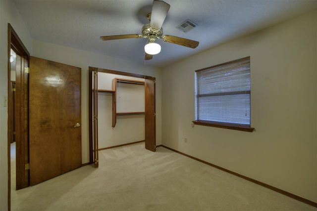 908 NW 74th St, Lawton, OK 73505