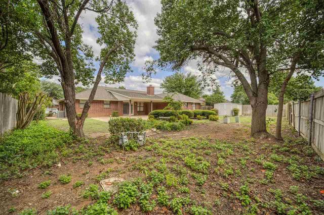 908 NW 74th St, Lawton, OK 73505