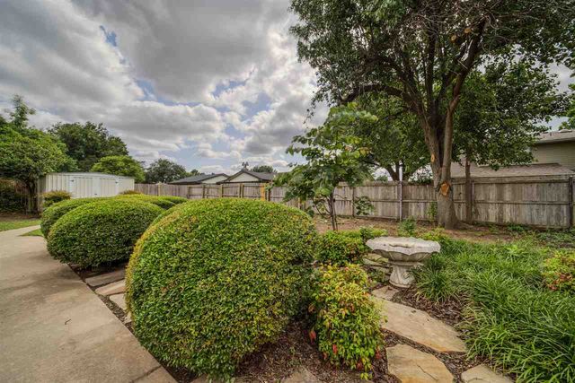 908 NW 74th St, Lawton, OK 73505