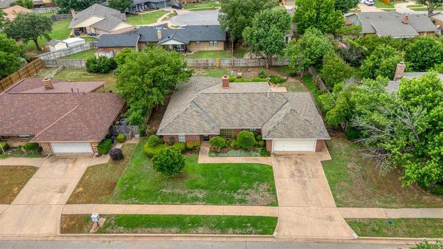 908 NW 74th St, Lawton, OK 73505
