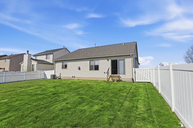 4102 Crooked Lane Lane, Newport, MI 48166