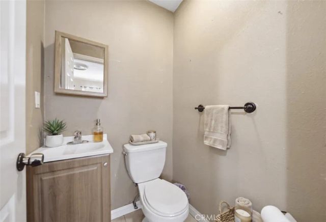 896 Valencia, Colton, CA 92324