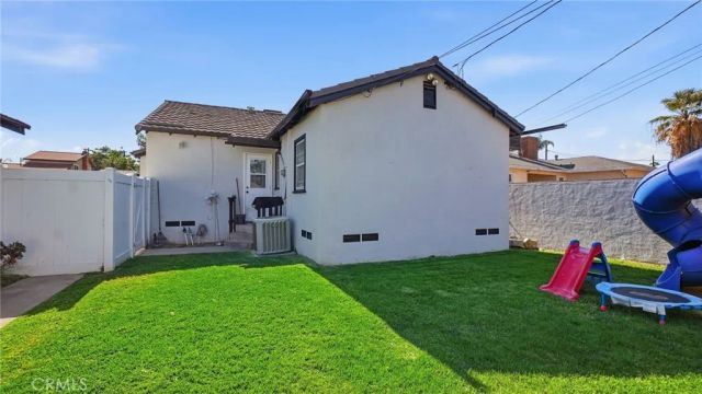 896 Valencia, Colton, CA 92324