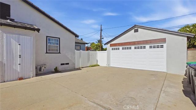 896 Valencia, Colton, CA 92324