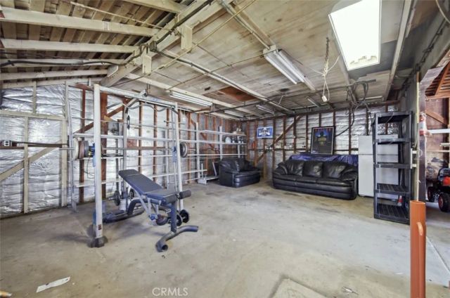 896 Valencia, Colton, CA 92324