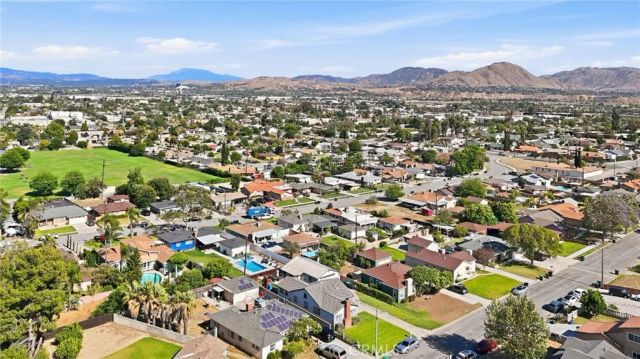 896 Valencia, Colton, CA 92324