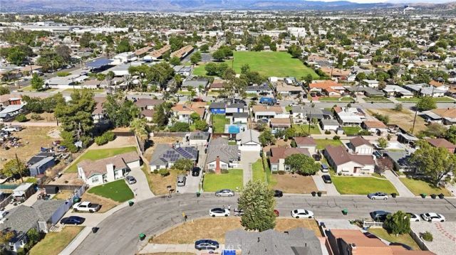 896 Valencia, Colton, CA 92324