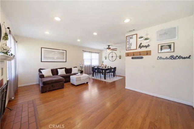 896 Valencia, Colton, CA 92324