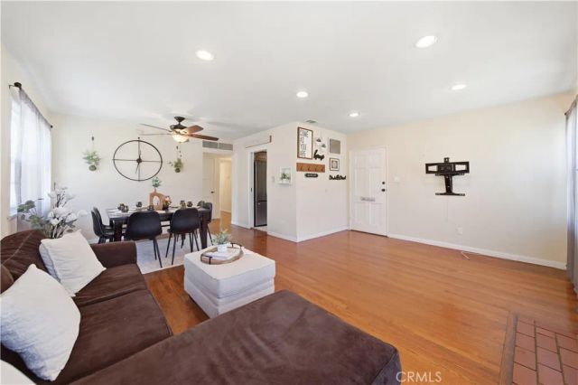 896 Valencia, Colton, CA 92324