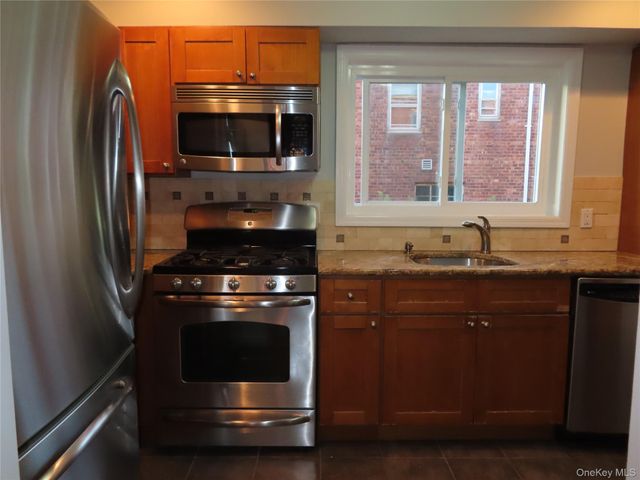 20809 Bardwell Avenue, Queens Village, NY 11429