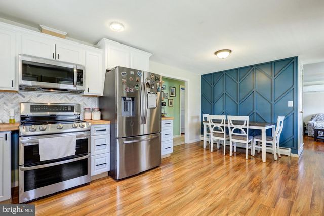 210 S 8TH ST, Akron, PA 17501