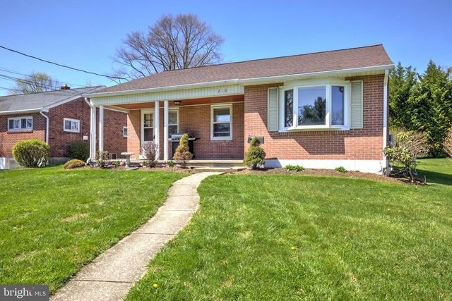 210 S 8TH ST, Akron, PA 17501