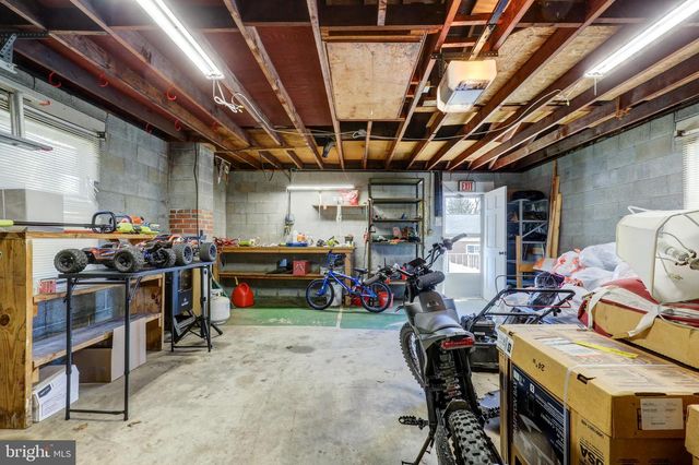 210 S 8TH ST, Akron, PA 17501