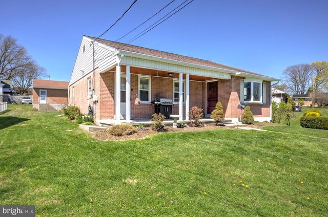 210 S 8TH ST, Akron, PA 17501