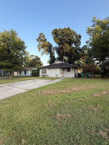 9318 Sterlingshire Street, Houston, TX 77078