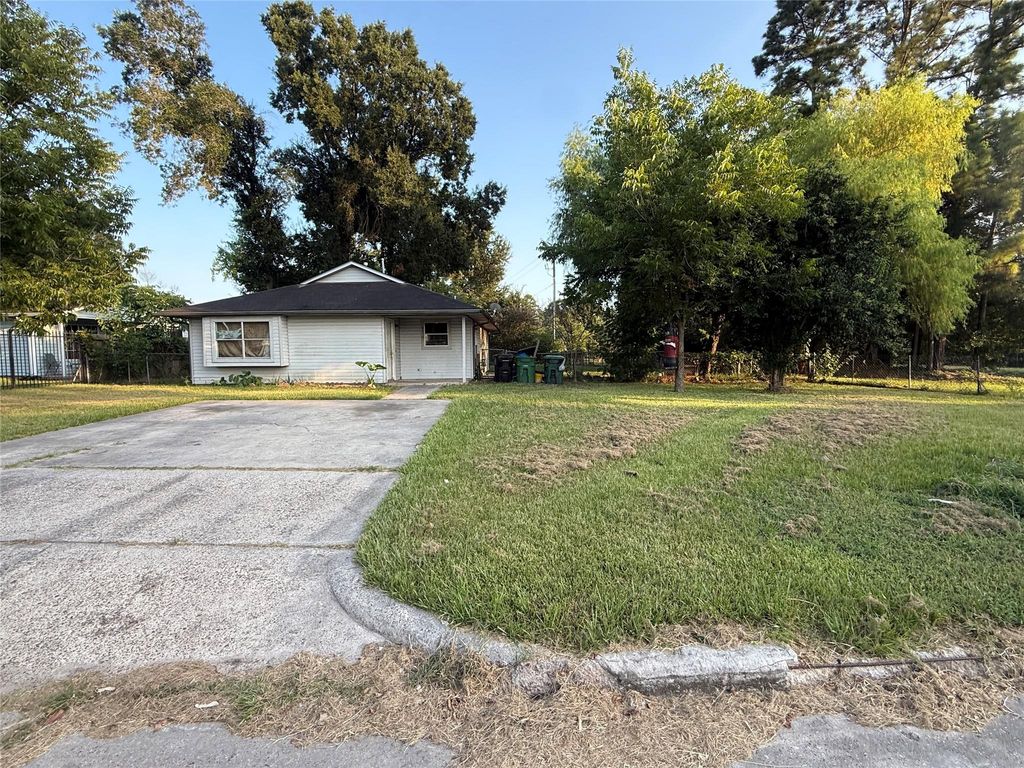 9318 Sterlingshire Street, Houston, TX 77078