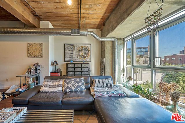 530 S Hewitt Street 326, Los Angeles, CA 90013
