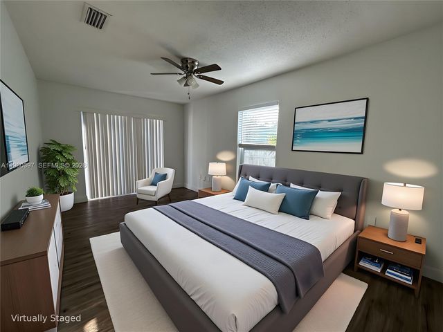 5884 S 38th St 5884, Green Acres, FL 33463