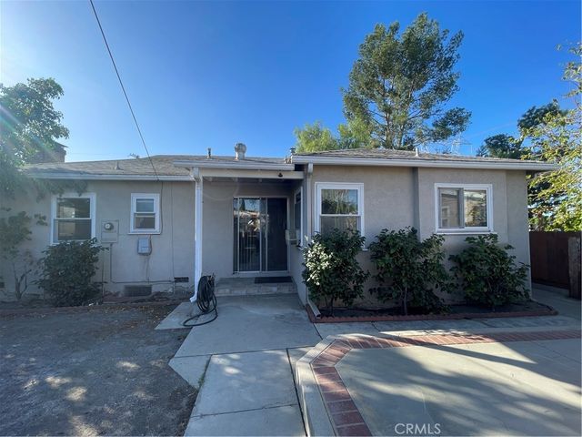 11751 Arminta, North Hollywood, CA 91605