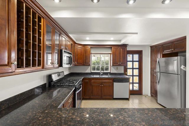 2170 Jefferson Ave, Escondido, CA 92027