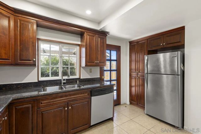2170 Jefferson Ave, Escondido, CA 92027