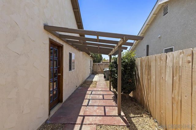 2170 Jefferson Ave, Escondido, CA 92027