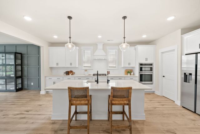 4043 John Marsh Rd, Spring Hill, TN 37174