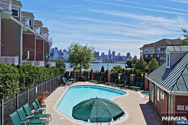 291 Roslyn Court, West New York, NJ 07093