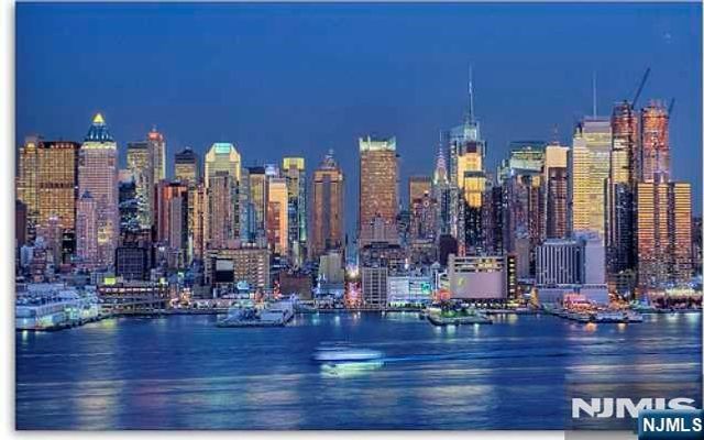 291 Roslyn Court, West New York, NJ 07093