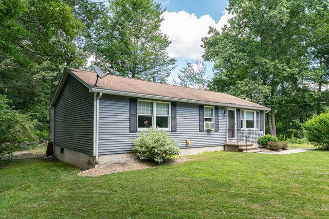 7 Woods Avenue, Londonderry, NH 03053