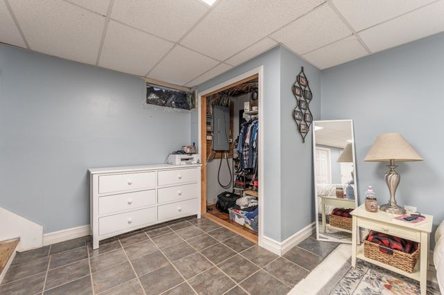 7 Woods Avenue, Londonderry, NH 03053