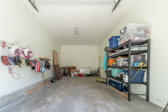 7 Woods Avenue, Londonderry, NH 03053