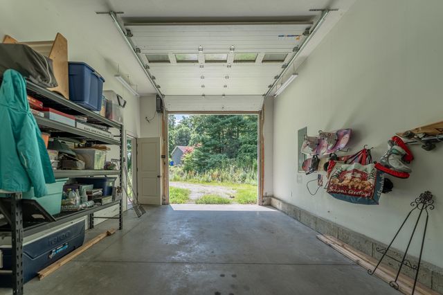 7 Woods Avenue, Londonderry, NH 03053