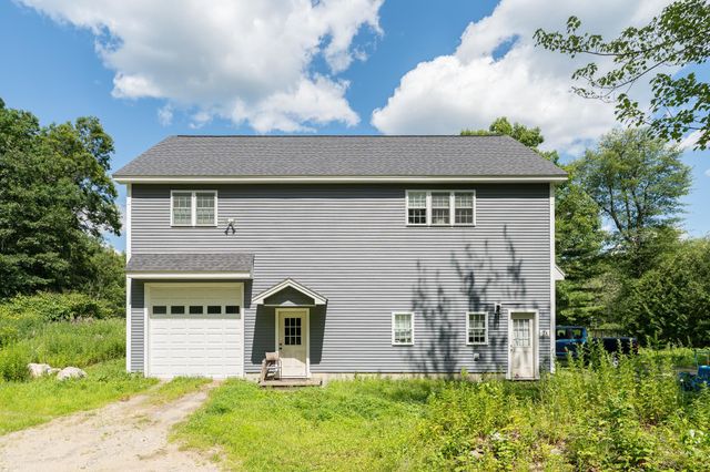 7 Woods Avenue, Londonderry, NH 03053