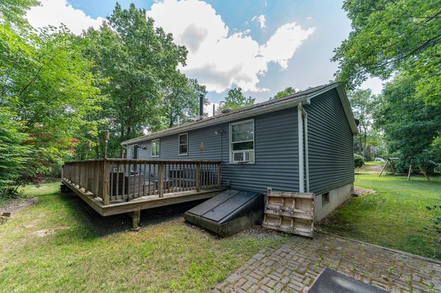 7 Woods Avenue, Londonderry, NH 03053
