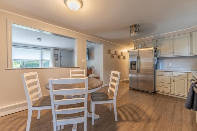 7 Woods Avenue, Londonderry, NH 03053