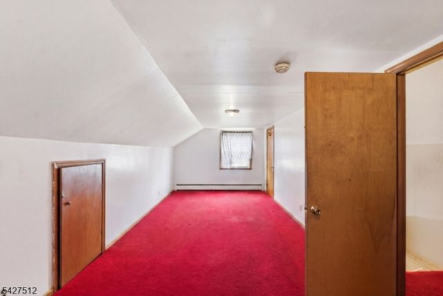 2 Oakwood Pl, North Brunswick Twp., NJ 08902