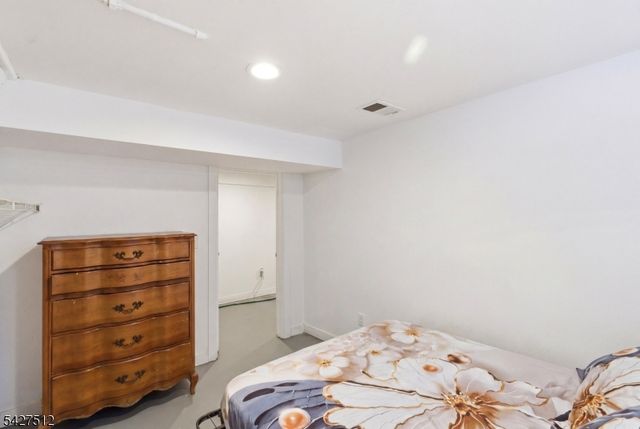 2 Oakwood Pl, North Brunswick Twp., NJ 08902