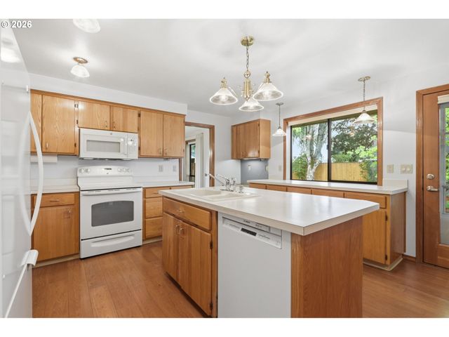 1735 Ne 57TH Ave, Hillsboro, OR 97124