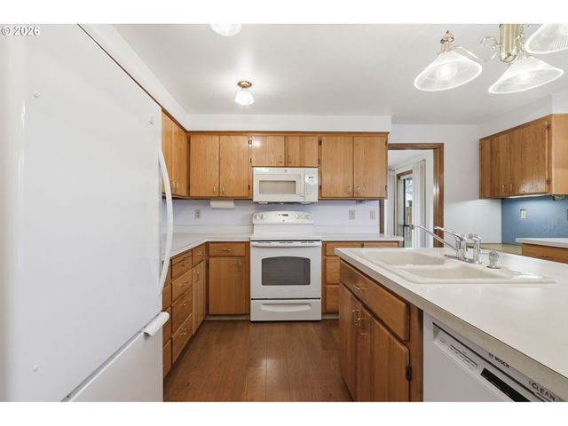 1735 Ne 57TH Ave, Hillsboro, OR 97124