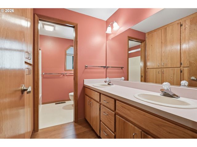 1735 Ne 57TH Ave, Hillsboro, OR 97124