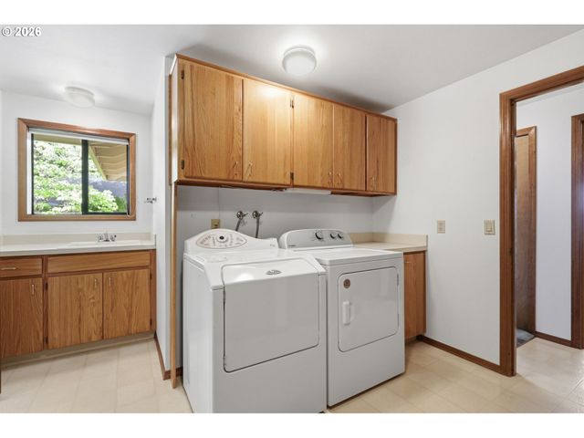 1735 Ne 57TH Ave, Hillsboro, OR 97124