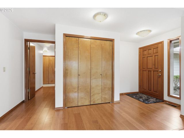1735 Ne 57TH Ave, Hillsboro, OR 97124