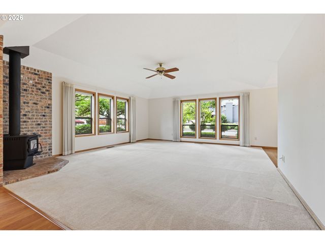1735 Ne 57TH Ave, Hillsboro, OR 97124
