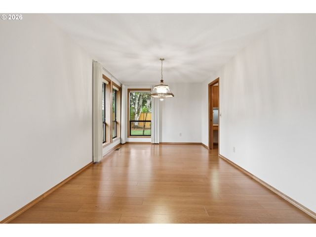 1735 Ne 57TH Ave, Hillsboro, OR 97124