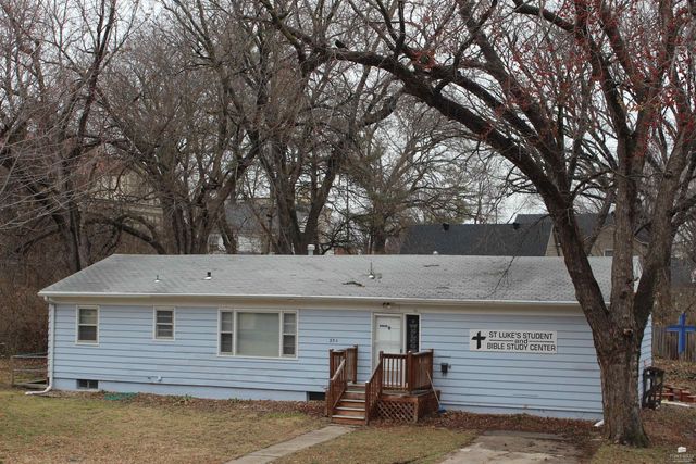354 N Delaware Avenue, Manhattan, KS 66502
