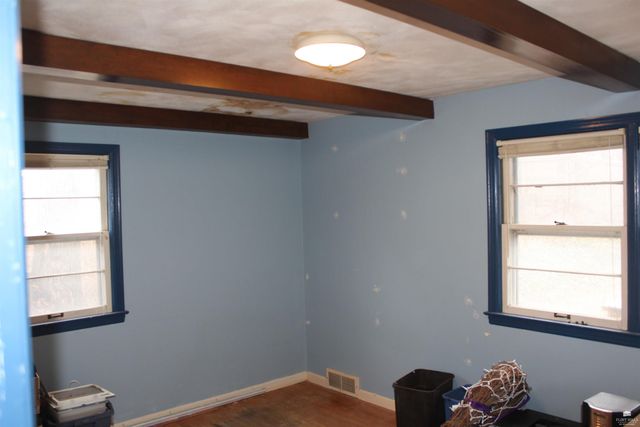 354 N Delaware Avenue, Manhattan, KS 66502