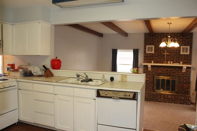 354 N Delaware Avenue, Manhattan, KS 66502