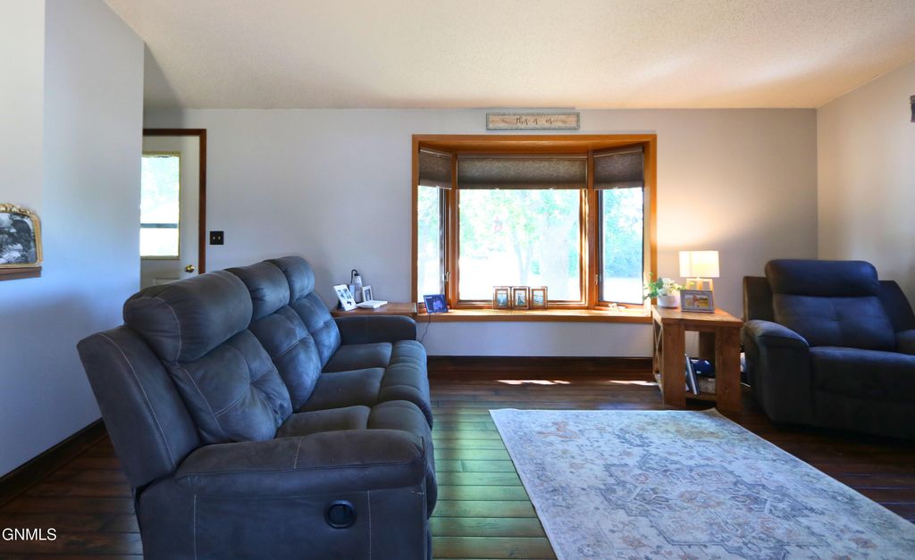 401 Moore Avenue NE, Berthold, ND 58718 photo 5